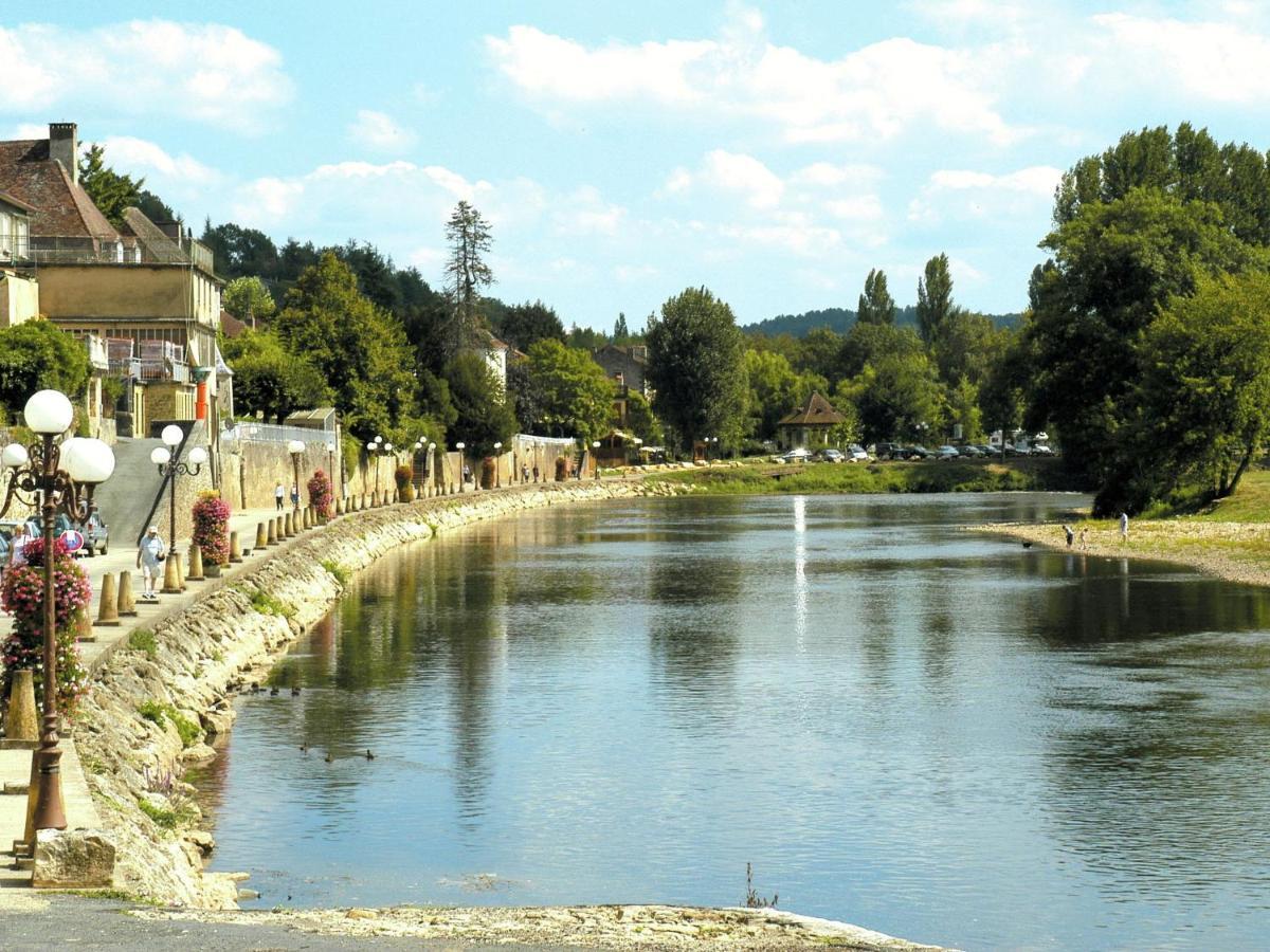 Charming Gite With Pool In Vezac Beynac-et-Cazenac Exterior foto