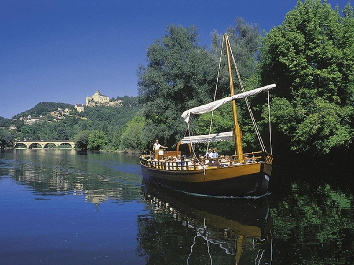 Charming Gite With Pool In Vezac Beynac-et-Cazenac Exterior foto