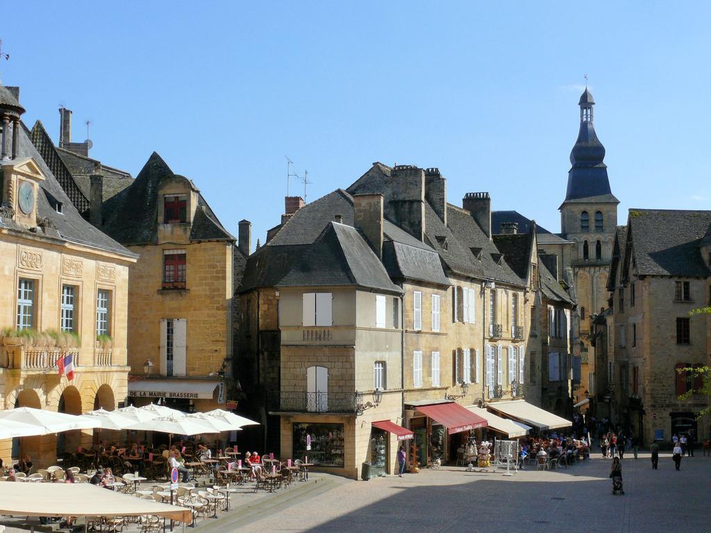 Charming Gite With Pool In Vezac Beynac-et-Cazenac Exterior foto