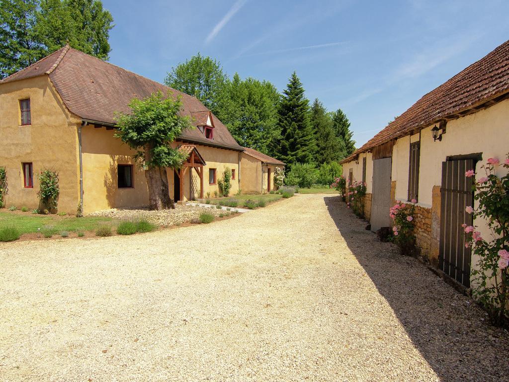 Charming Gite With Pool In Vezac Beynac-et-Cazenac Exterior foto